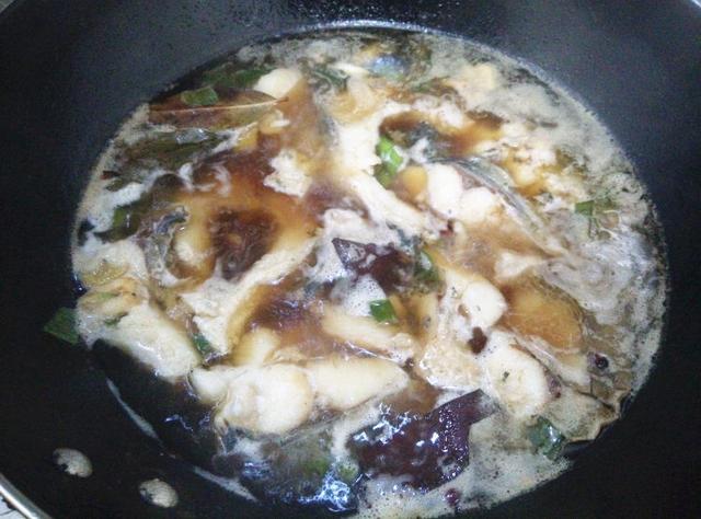 红烧草鱼怎么做，红烧草鱼怎么做好吃又简单（教你在家做红烧草鱼块）