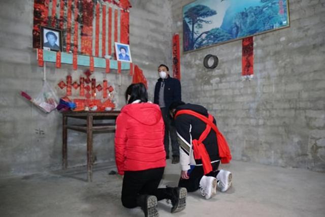 祭祀礼仪的顺序，祭祀有顺序（什么场景怎么磕头）
