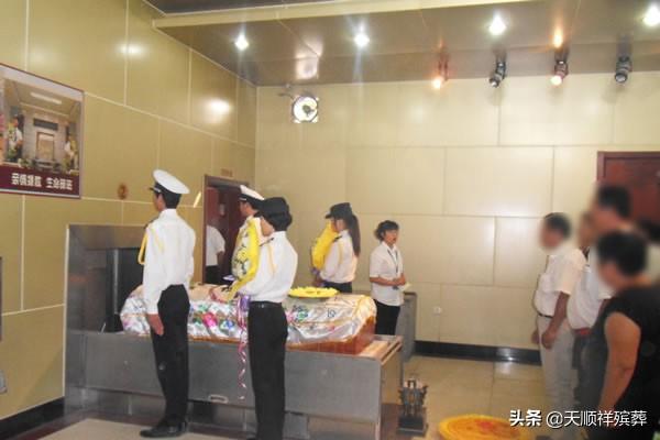 遗体告别仪式流程，追悼会告别仪式具体的流程（殡仪馆遗体告别仪式要多久）