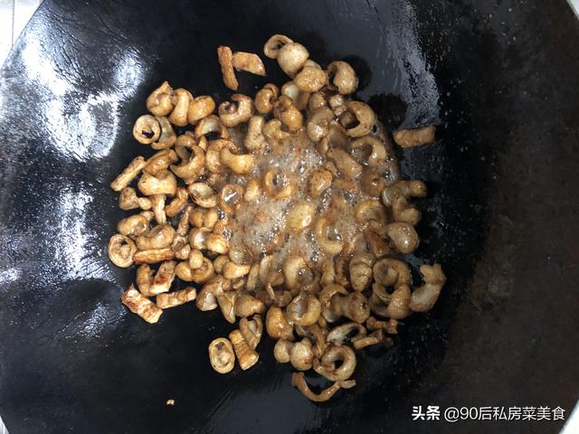 葱叶怎么做好吃 葱叶做好吃的方法，葱叶怎么做好吃（食材与步骤相当简单跟葱叶搭配之后）