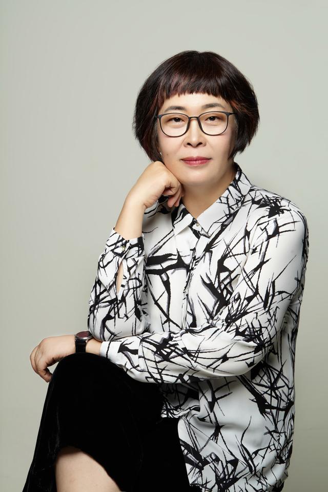 春晚主持人龙洋个人资料简介，春晚主持人龙洋是谁（至今未嫁人的10位央视女主持人）