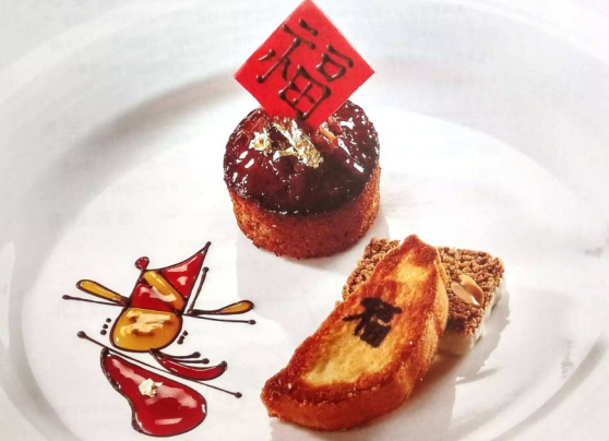 如何用苹果雕刻盘饰，苹果雕刻教程简单易学（颜值高的菜品更受消费者欢迎）