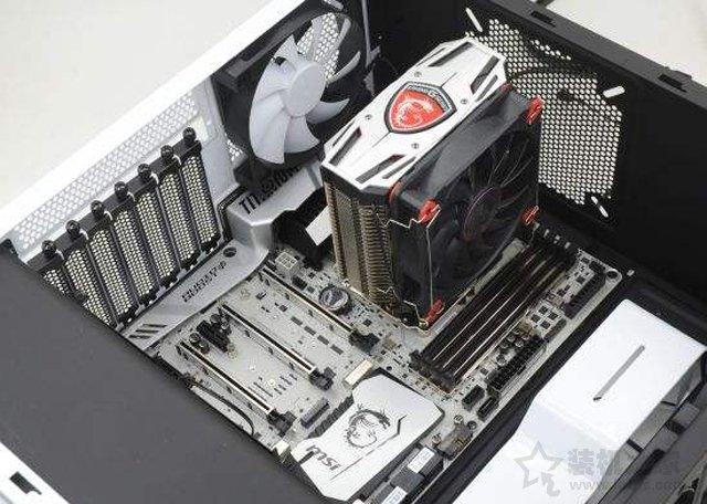 机箱散热风扇怎么装，机箱散热风扇装在哪（塔式侧吹CPU散热器风扇安装图解）