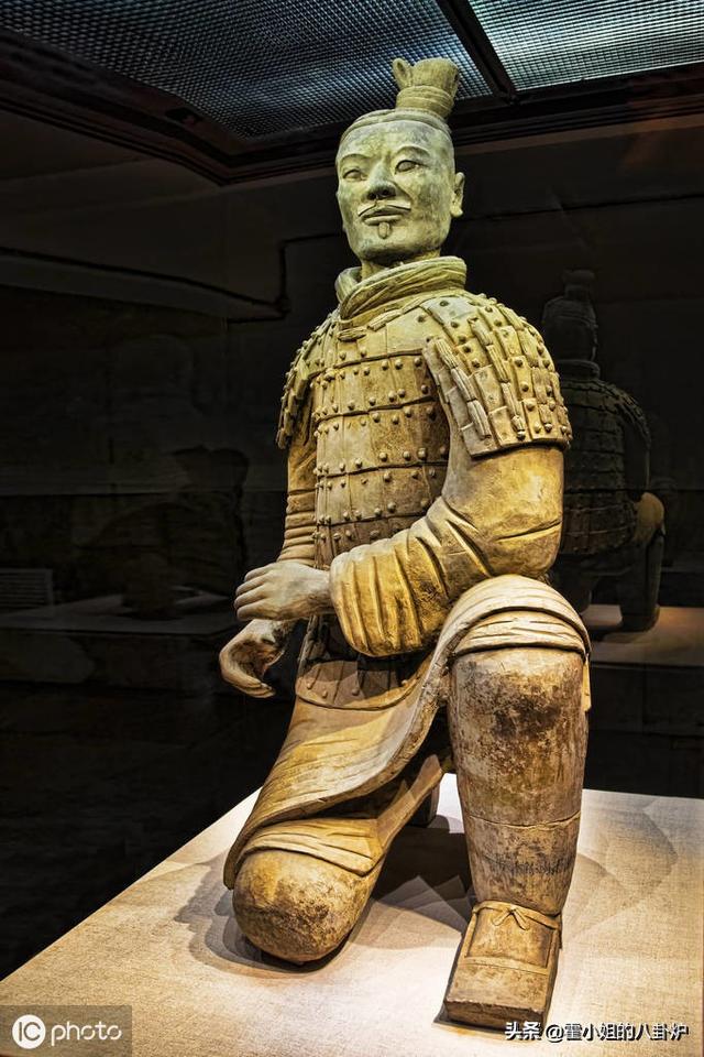兵马俑的来历故事，兵马俑的来历（秦始皇欲传位子孙万代）