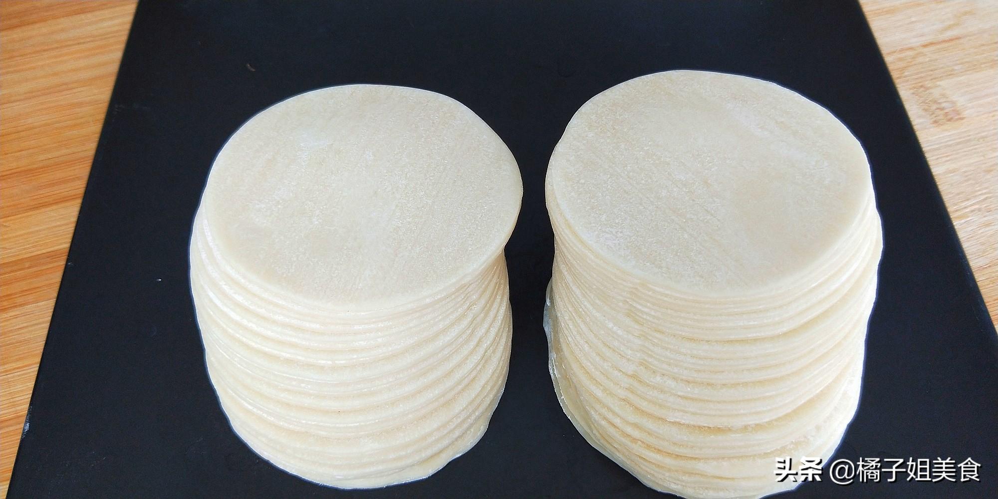 餃子皮的兩種吃法 第一種吃法可以用來當(dāng)小零食 第二種吃法可-起舞食譜網(wǎng)