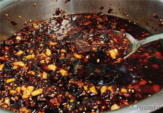 香菇酱制作方法，香菇酱的家庭制作方法（四川厨娘教你做香菇酱）