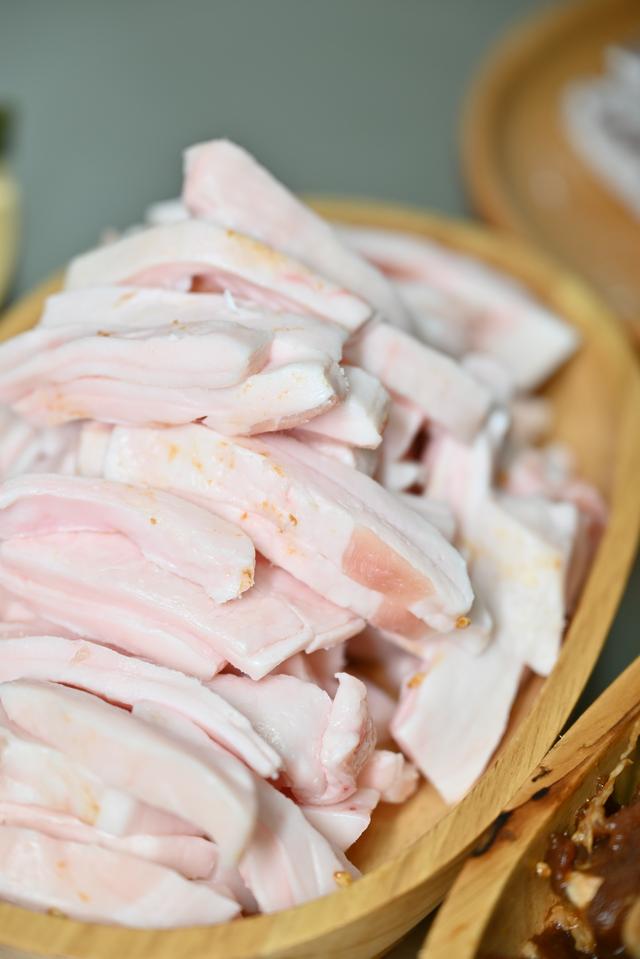 肉粽子的肉怎么腌制好吃窍门，肉粽子的肉怎么腌制（粽子里的五花肉要怎么腌才好吃）