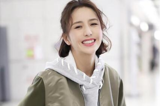 酒窝是怎么形成的，脸上的酒窝是怎么形成的（”科学解释酒窝形成）