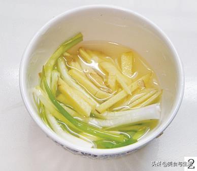 做鱼丸的正确配方，鱼丸的制作及配方比例和原料（给宝宝吃鱼的最佳方式）