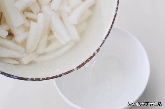 泡萝卜的腌制方法，韩国泡萝卜的腌制方法（教您饭店做法）