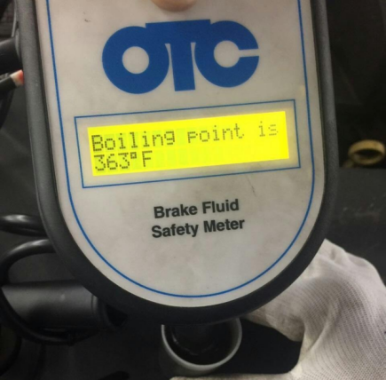 刹车油不换有什么影响，刹车油一直不换会怎么样（车主了解完原理不再迷惑）