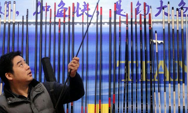 初学鱼竿怎么选择，新手钓鱼选鱼竿千万别盲目