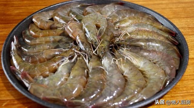 蒜蓉虾的做法，蒜蓉虾的做法配料（这是蒜蓉大虾的家常做法）