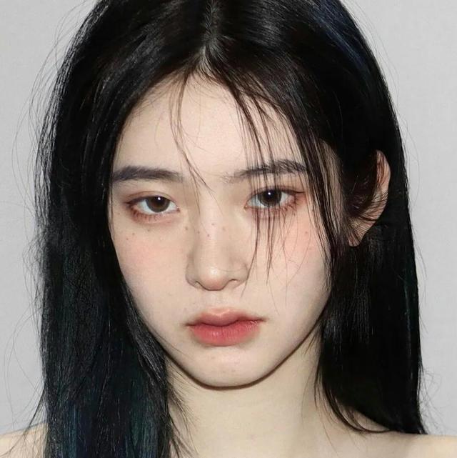 陈妤/剩下的明天更新吧/快来催更陈妤阿/被爱好似靠山，微信头像，陈妤/剩下的明天更新吧/快来催更陈妤阿/被爱好似靠山（头像，冷淡风头像）