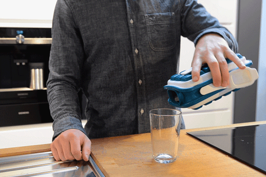 冰格里的冰怎么取出来（比传统冰格好用10倍的丹麦创意冰格）