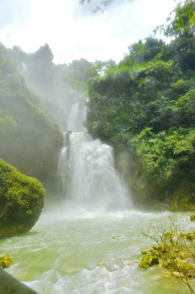 文山有哪些旅游景点，文山附近的旅游景点有哪些（这些景点去过就不想走）