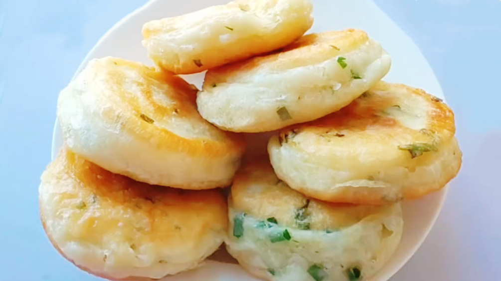 图片[6]-【发面葱花饼】做法步骤图 手不沾面筷子一擀 蓬松暄软凉了也-起舞食谱网