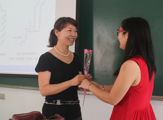 班委有哪些职位，班委有哪些职位要团员（大学班级至少有10个班委）