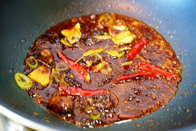 麻辣鸭头怎么做，麻辣鸭头的做法 正宗 绝味（自己在家也能做“麻辣鸭头”）