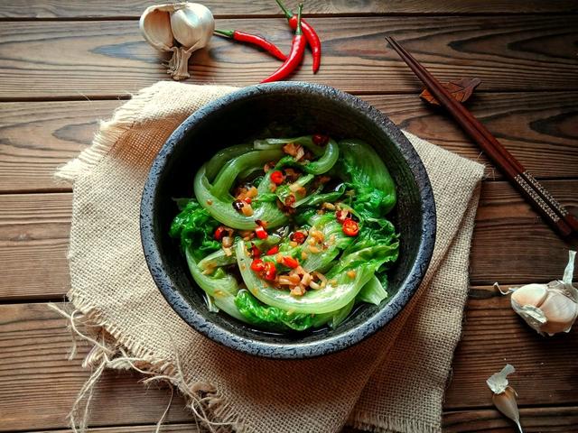 生菜的做法大全，10分钟就做好的油淋生菜（蚝油生菜的做法大全）