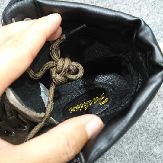 中帮靴子配什么裤子男，中帮鞋配什么袜子男（2019秋冬新款马丁靴工装潮靴复古时尚中帮真皮靴沙漠靴雪地靴子男）