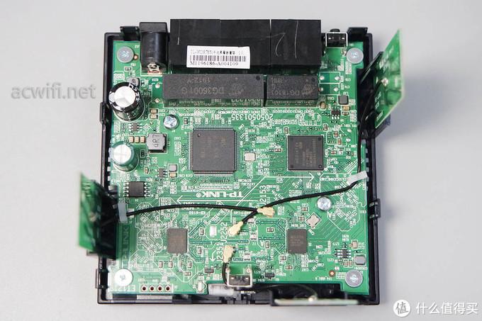 300兆宽带买1200m还是1900m，300兆宽带用450兆路由器行吗（路由器避坑大作战）