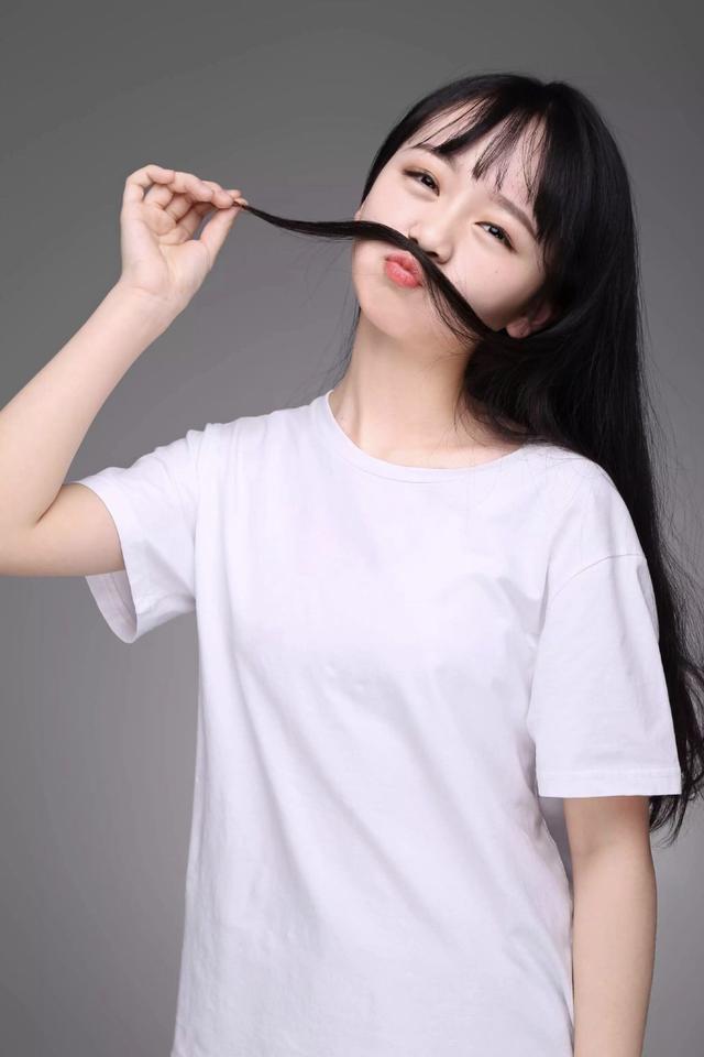 宝钗的扮演者是谁，宝钗的扮演者是谁啊（15岁脸颊发福神似李兰迪）