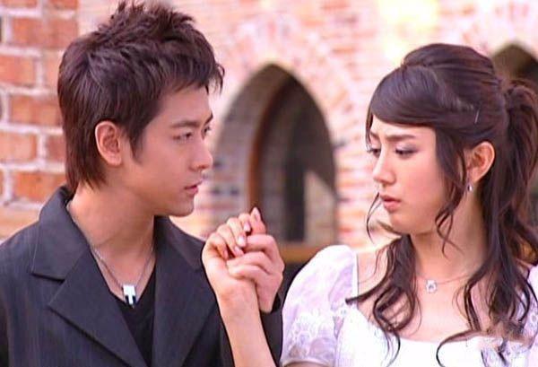 就让我留在轮回的边缘等一道光线什么歌，就让我留在轮回的边缘等一道光线歌词（《放羊的星星》将翻拍）