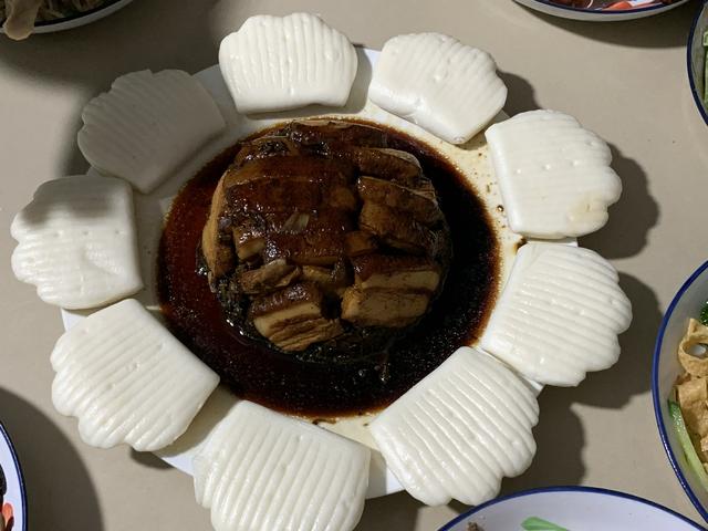 扣肉的家常做法，芋头扣肉的家常做法（掌握好技巧其实也不难）