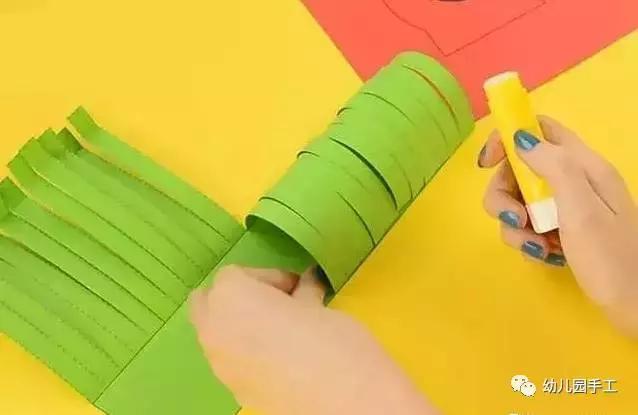 毛毛虫手工制作，橡皮泥手工毛毛虫的做法（10款最简单的毛毛虫手工制作教程）