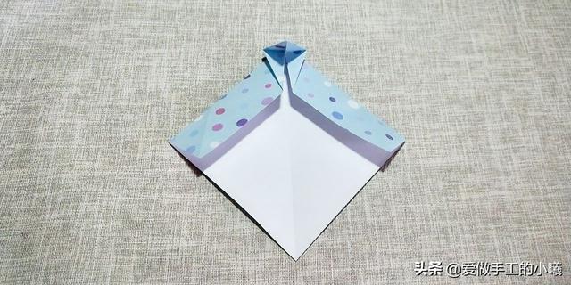 小学生必备自制信封图解步骤，小学生必备自制信封图解步骤图片（千纸鹤信封折纸教程）