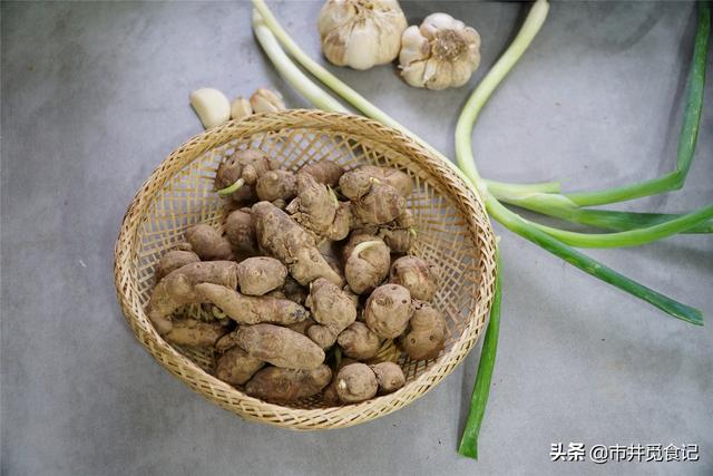 什么菜蘸酱好吃又简单，吃白切鸡、饺子面条都是绝配