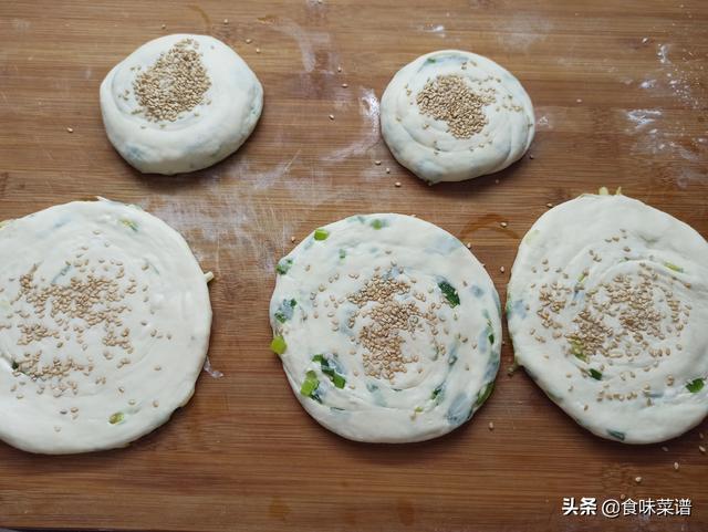 各种烙饼的做法，各种烙饼的做法大全（“末伏烙饼摊鸡蛋”）