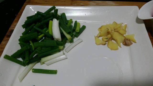 酸辣猪肝怎么做才好吃窍门，教你做下饭菜 --酸辣猪肝