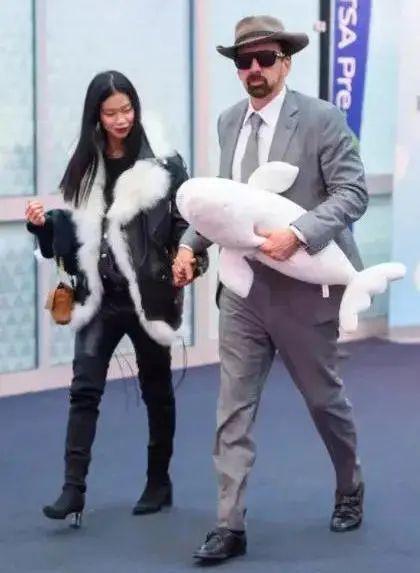 爱丽丝 金，尼古拉斯凯奇老婆爱丽丝金（尼古拉斯凯奇是如何自毁的）