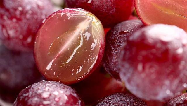 树葡萄的皮可以吃吗，树葡萄要去皮吃吗（经常吃葡萄皮可以抗氧化、抗衰老）