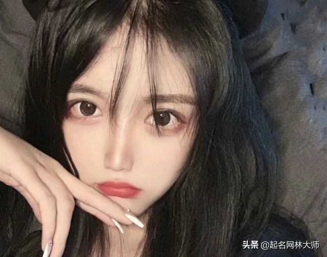 英文名女网名霸气，英文名女网名霸气grance（20个“冷艳”女生英文名）