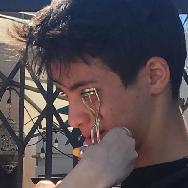 最凉不过人心图片，最凉不过人心，微信头像（也觉得冷可我不会拥抱别人）