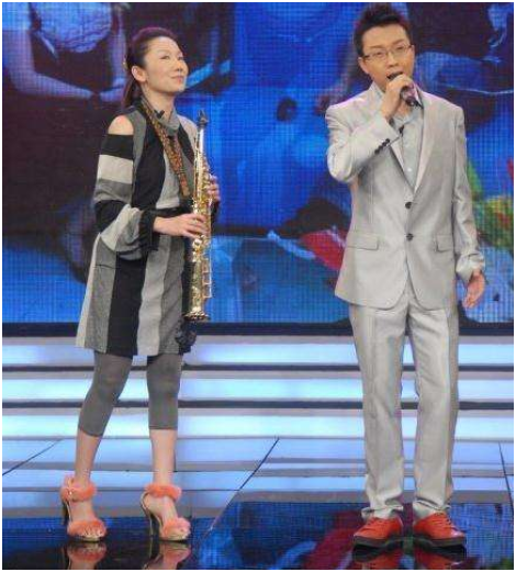 “两袖清风”的李玉刚，被问为何41岁还不结婚？回答凸显求生欲