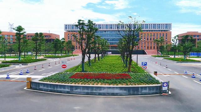 武汉外语外事学院，武汉外语外事职业学院在江苏招生人数、录取分数线、位次[2022招生计划]（湖北一所大学新校区扩建）