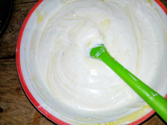 做冰淇淋的方法，做冰淇淋怎么做最简单的方法（想吃冰淇淋不用出门买）