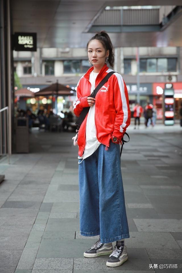 直筒牛仔裤如何搭配，直筒牛仔裤如何搭配鞋子（直筒牛仔裤别乱搭）