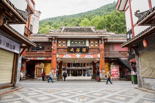 康定海拔多少米，新都桥海拔是多少米（当地人连风扇都很少开）