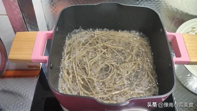 一日三餐减肥食谱，减肥一日三餐简单食谱大全（月瘦10斤不是事）