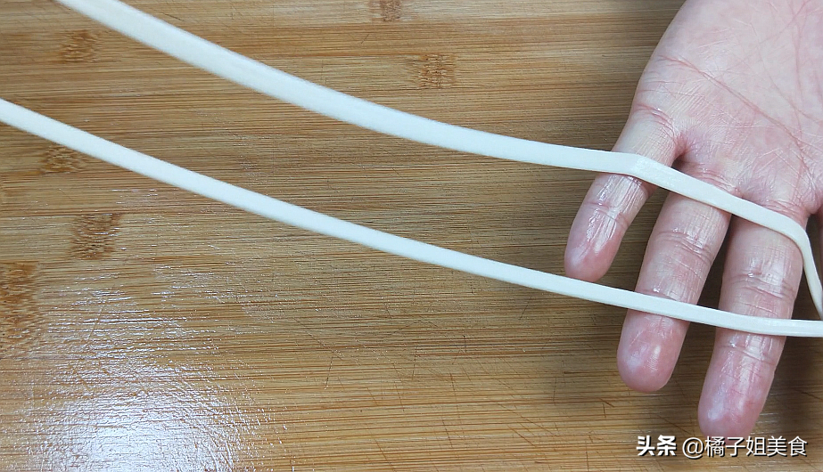 圖片[7]-懶人手工面條做法 一個不用搟面不用刀切 非常的勁道-起舞食譜網