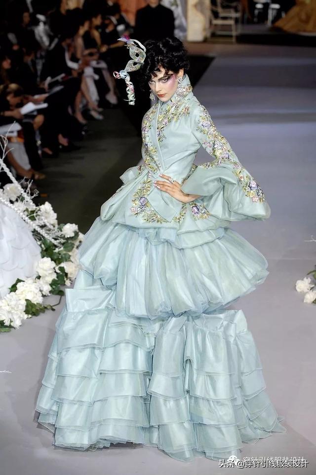 迪奥经典之作服装图，<迪奥>2007秋冬高定系列