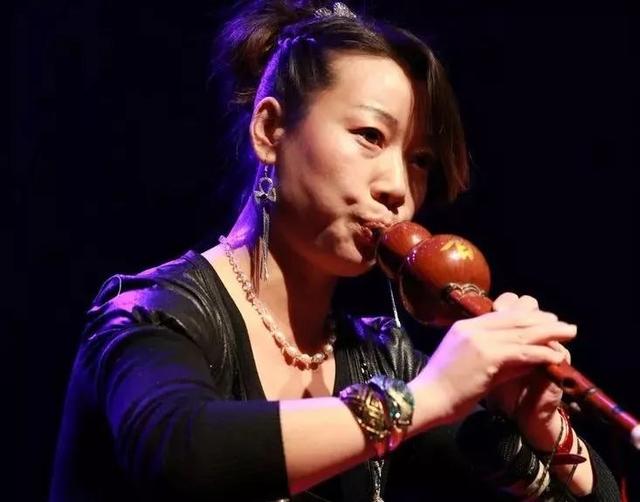 葫芦丝4怎么吹指法，葫芦丝4怎么吹（手指的作用也很重要）