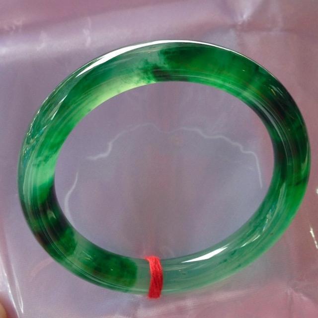 什么是冰种翡翠，翡翠冰糯种