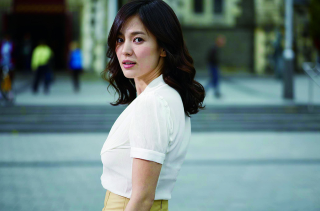 韩彩英老公崔东俊,韩彩英自杀原因曝光(《蓝色生死恋》主演现况)