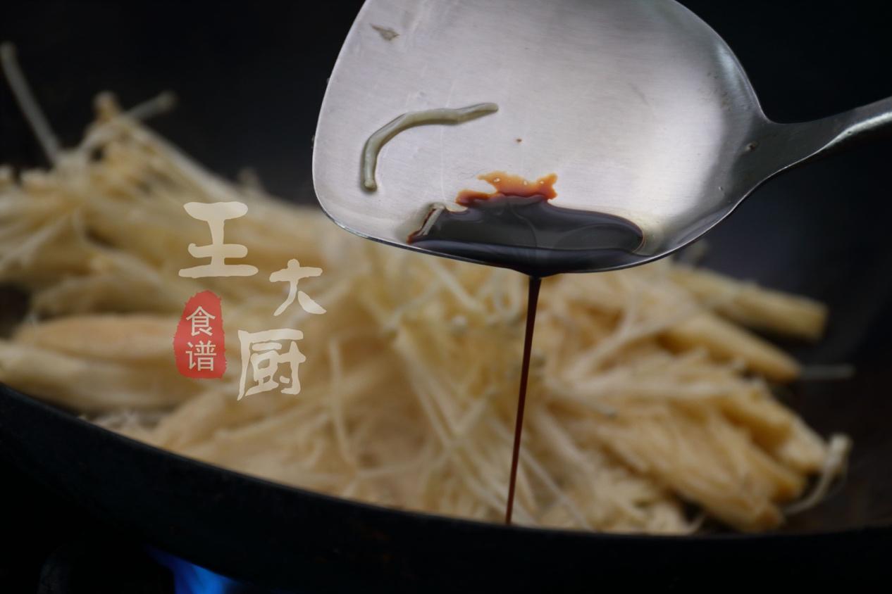 豆腐焖金针菇做法，适合夏天经常吃的焖菜——金针菇焖豆腐